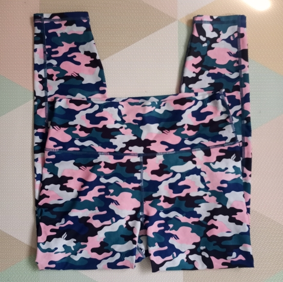 Powerhold Fabletics High rise Camo Legging size S - Picture 2 of 10